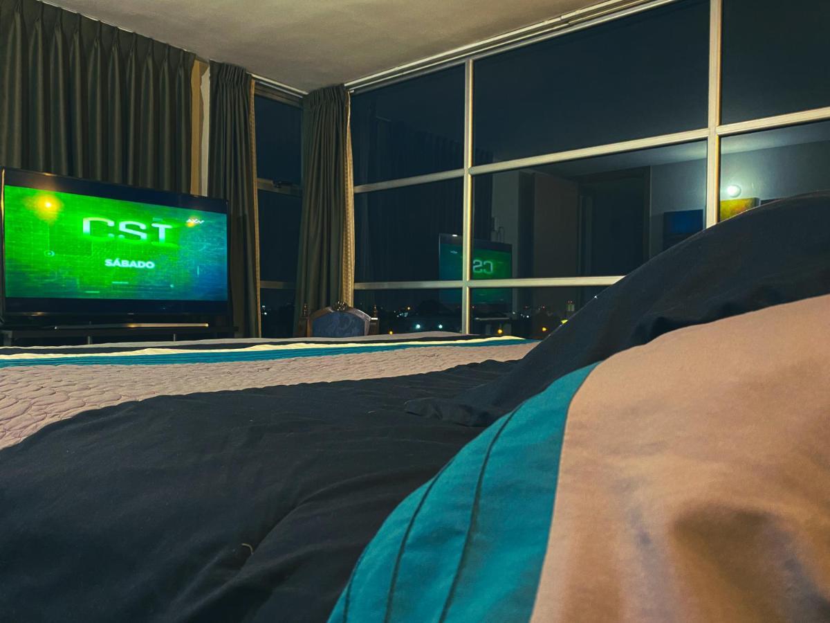 2 Rooms, 1 King Size Bed, 64" Smart Hdtv Guatemala Dış mekan fotoğraf