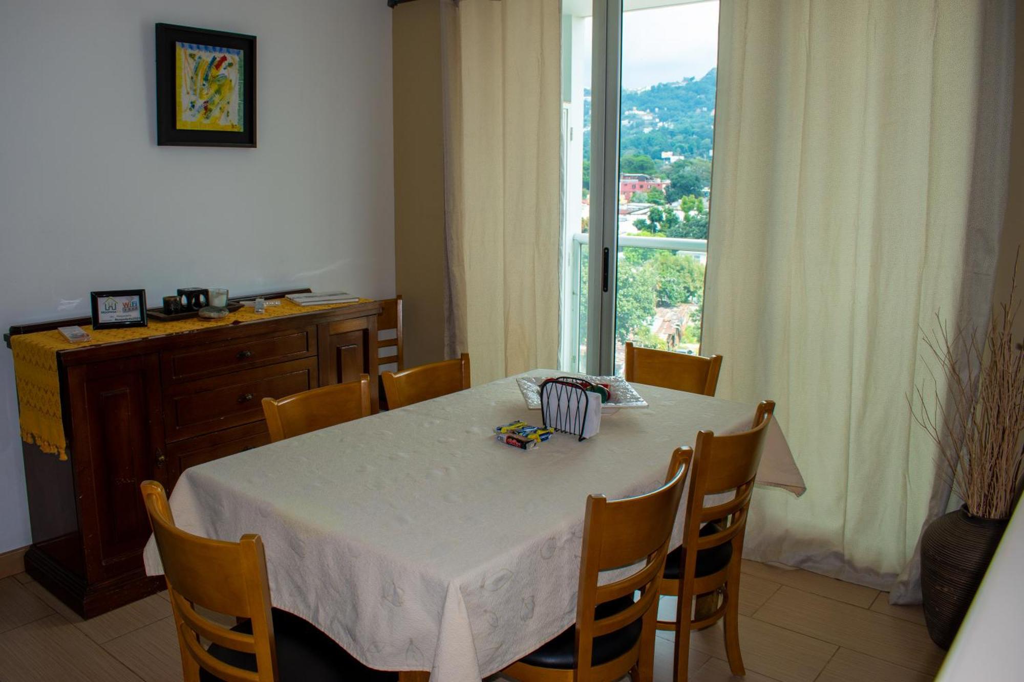 2 Rooms, 1 King Size Bed, 64" Smart Hdtv Guatemala Dış mekan fotoğraf
