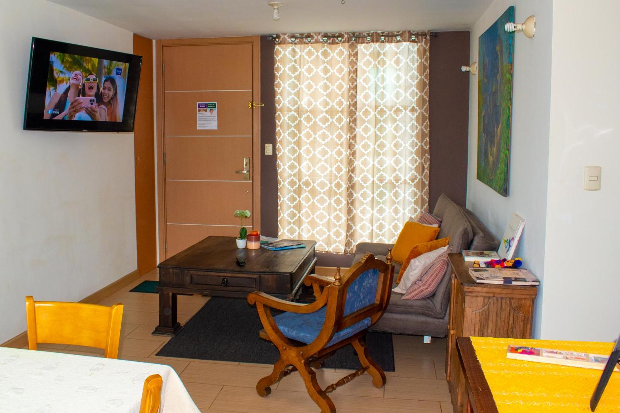 2 Rooms, 1 King Size Bed, 64" Smart Hdtv Guatemala Dış mekan fotoğraf