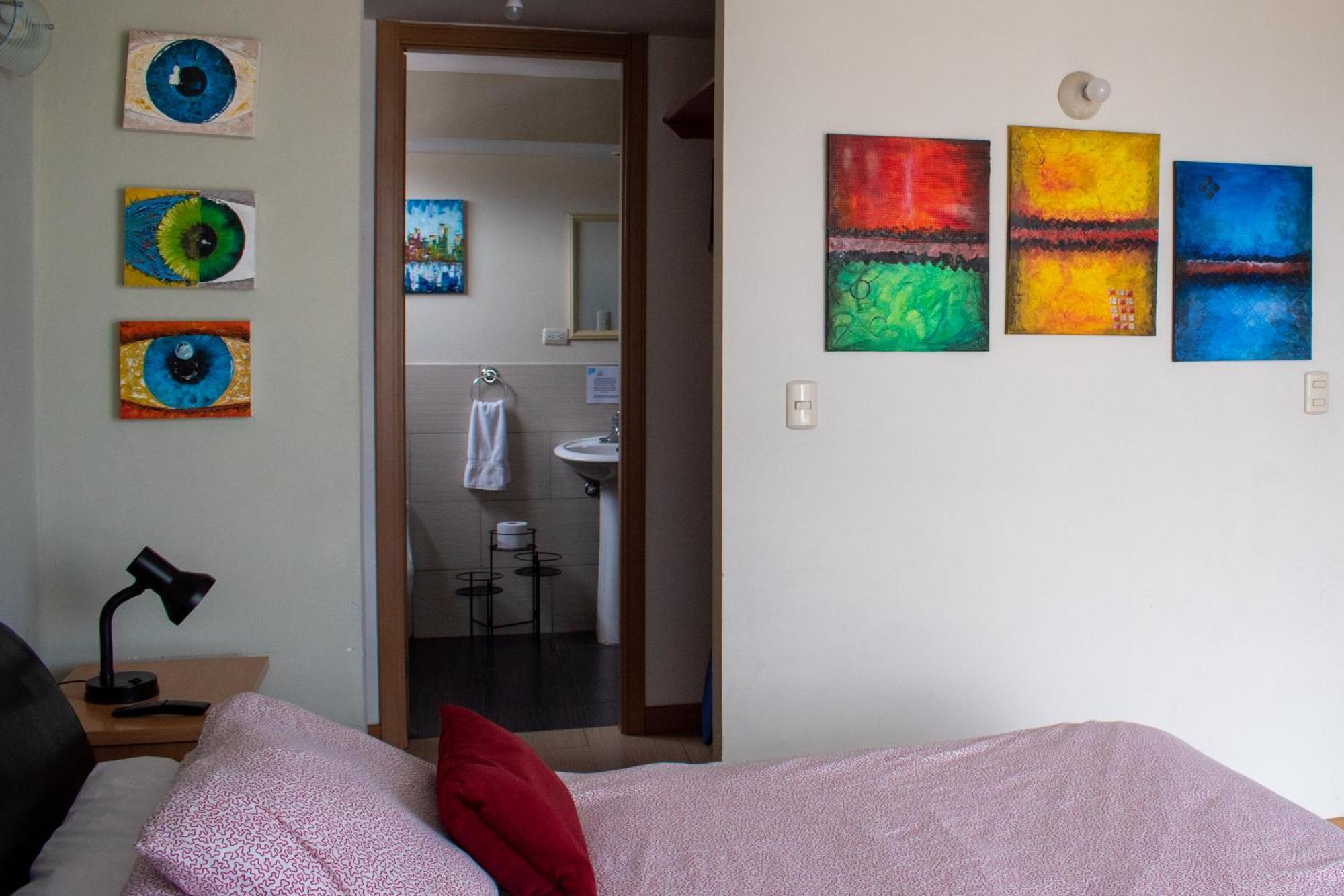 2 Rooms, 1 King Size Bed, 64" Smart Hdtv Guatemala Dış mekan fotoğraf